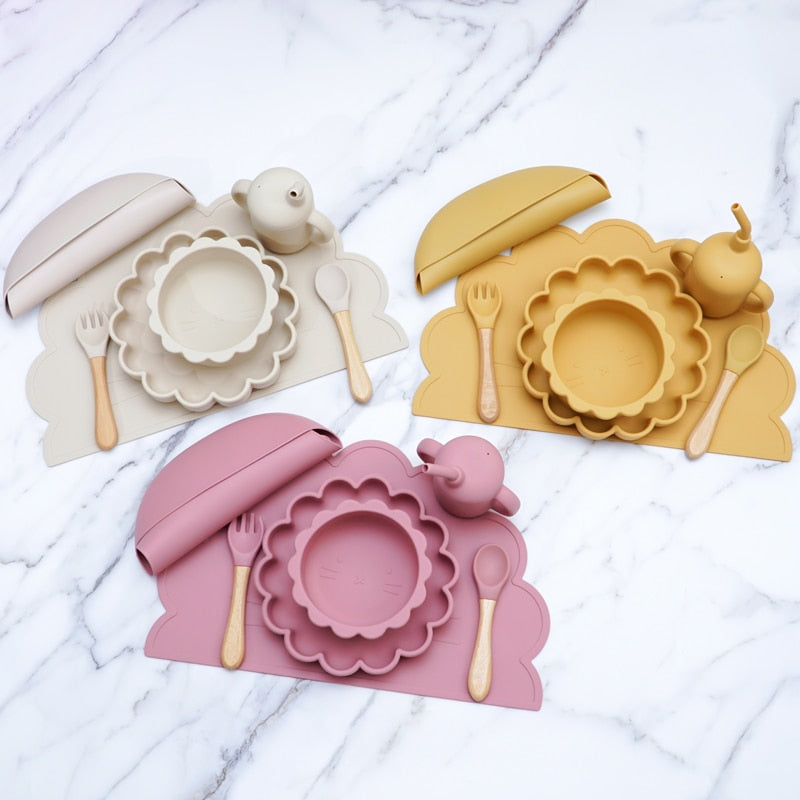MessyMaster™ 7-Piece Baby Silicone Dinnerware Set